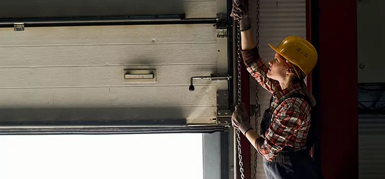 Addressing Common Garage Door Stoppage Issues in La Quinta, CA