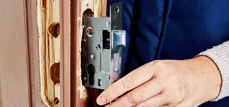 Garage Door Lock Replacement La Quinta